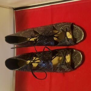 Via Spiga vibe snake embossed laceup heels Green